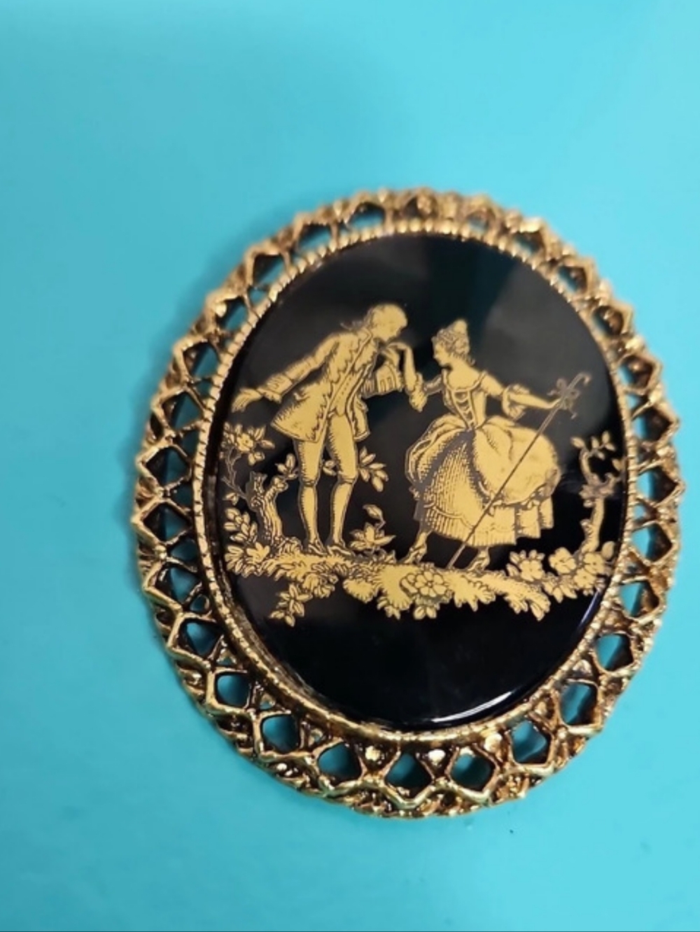 The Proprosal Oval Filigree Brooch